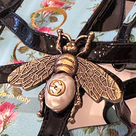$850 Gucci New in Box Black Patent Leather Bee  Sandals sz 39 (8) - Picture 8 of 15
